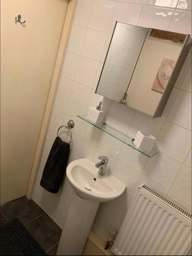 Studio Double. Own Bathroom, Shared Kitchen Bewdley Exteriér fotografie